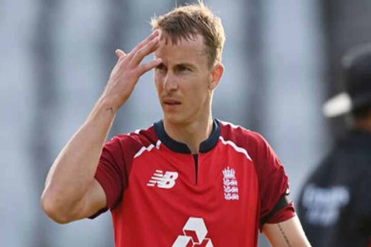 আম্পায়ারকে ভয় দেখিয়ে নিষিদ্ধ ইংলিশ তারকা