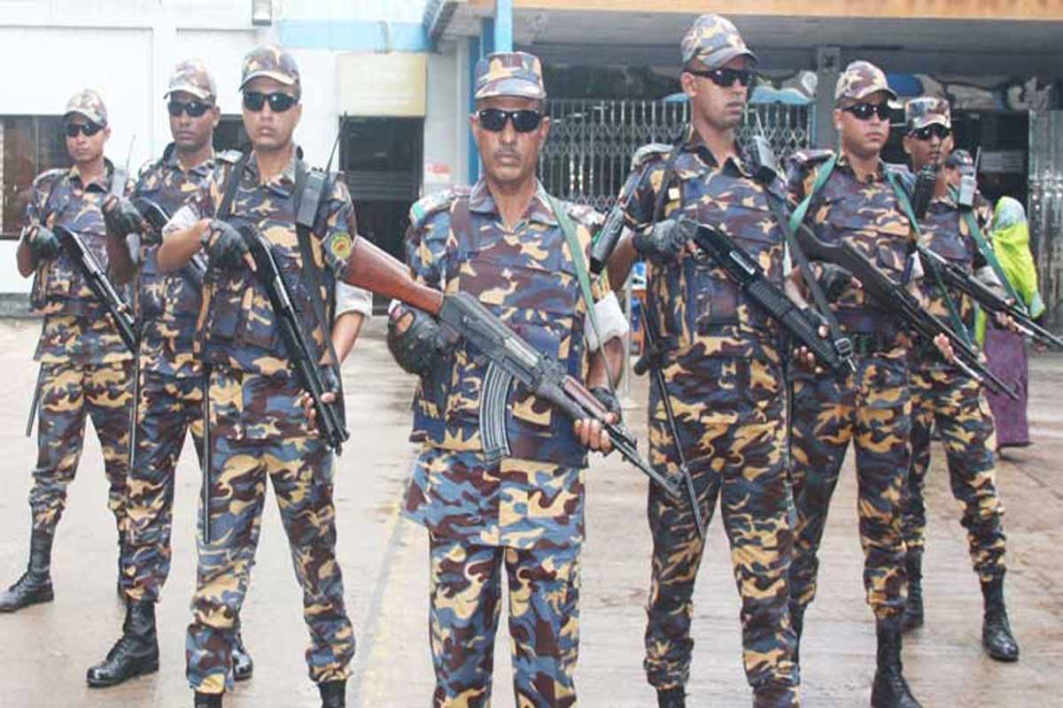 নাশকতার আশঙ্কায় ৫ জোড়া ট্রেন বন্ধ, নিরাপত্তায় ২৭০০ আনসার মোতায়েন