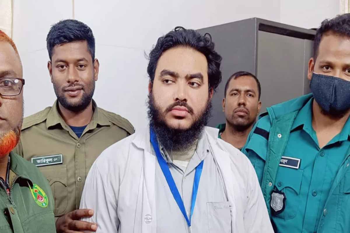 রামেক হাসপাতালের ওটি থেকে ভুয়া চিকিৎসক গ্রেপ্তার