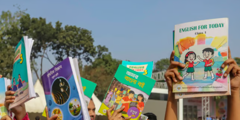 কুমিল্লার স্কুলে বই উৎসবের উদ্বোধনে ইসির মানা