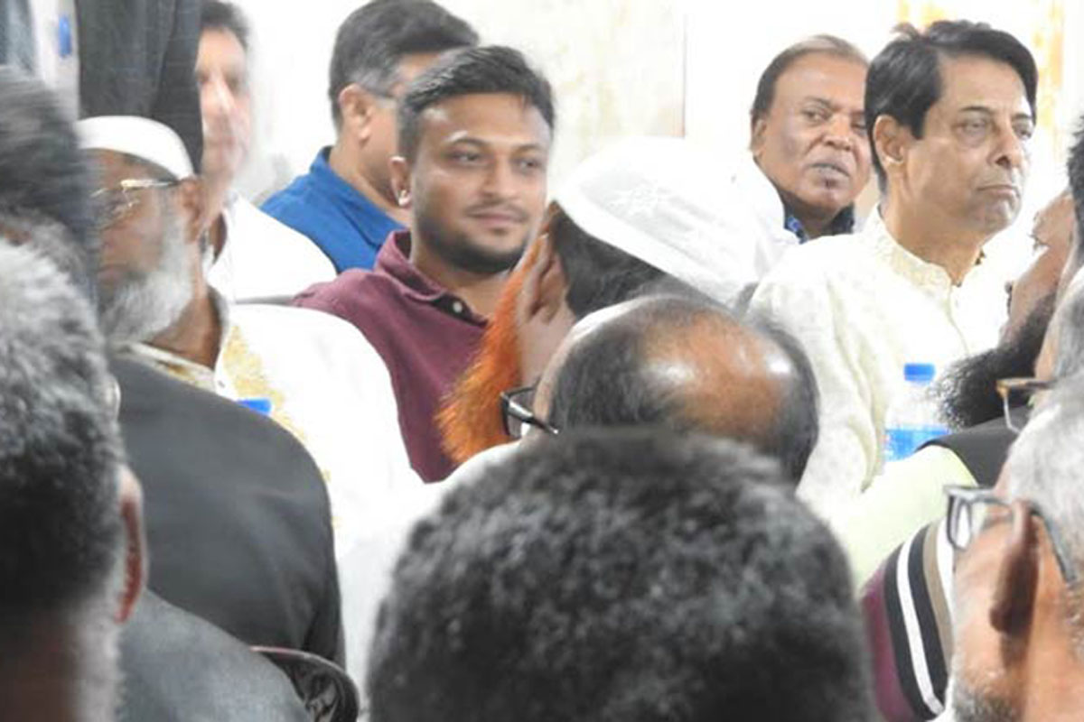 সবাইকে নিয়ে মাগুরার উন্নয়নে কাজ করতে চাই: সাকিব