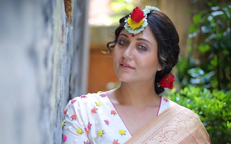 কারো বউ হতে অসহ্য লাগে স্বস্তিকার