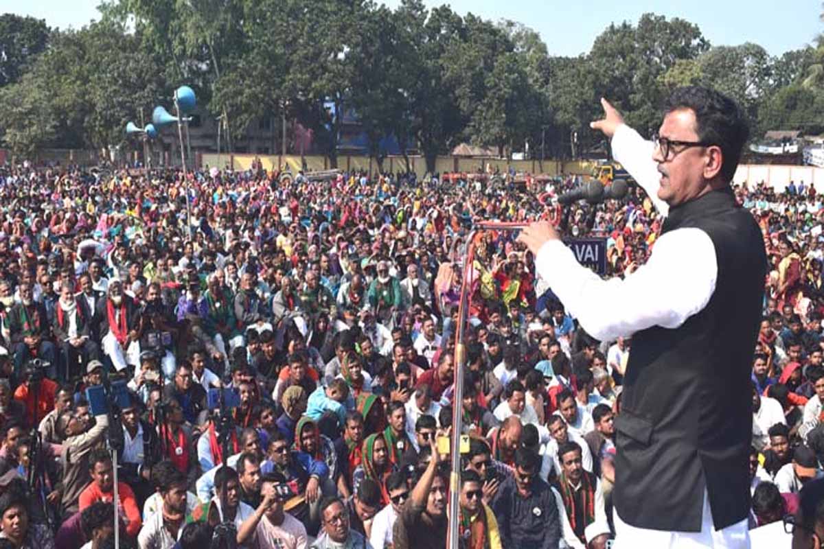 প্রধানমন্ত্রীকে মেসির সঙ্গে তুলনা প্রতিমন্ত্রী খালিদের