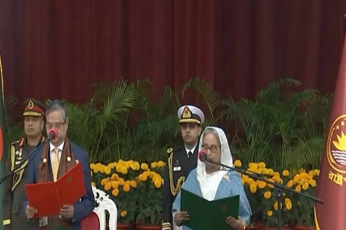 প্রধানমন্ত্রী হিসেবে শপথ নিলেন শেখ হাসিনা