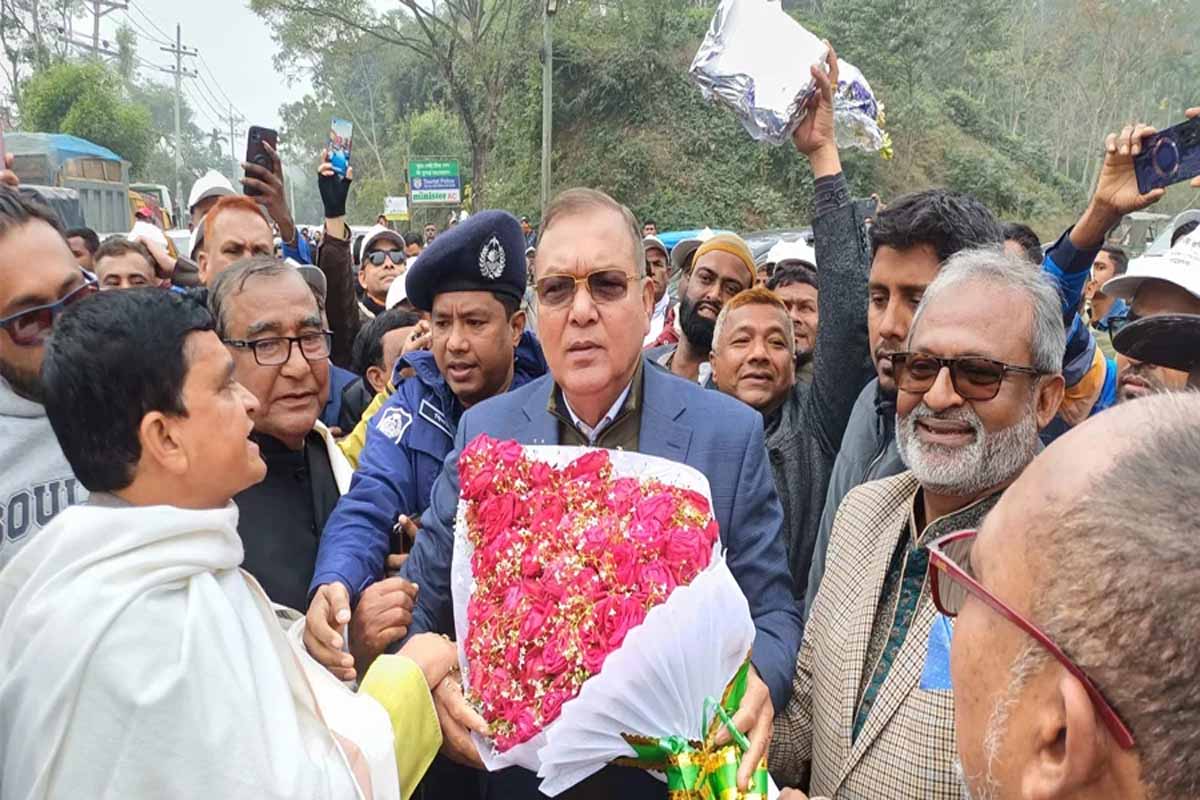 কৃষিমন্ত্রী: সিন্ডিকেট ভাঙার উপায় খুঁজছি