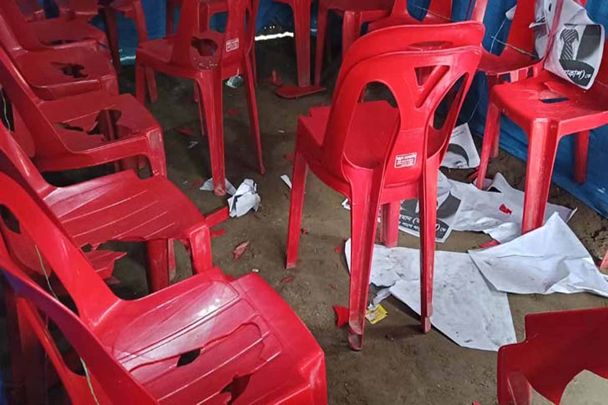 গৌরীপুরে লাঙ্গল প্রতীকের নির্বাচনি অফিস ভাঙচুর