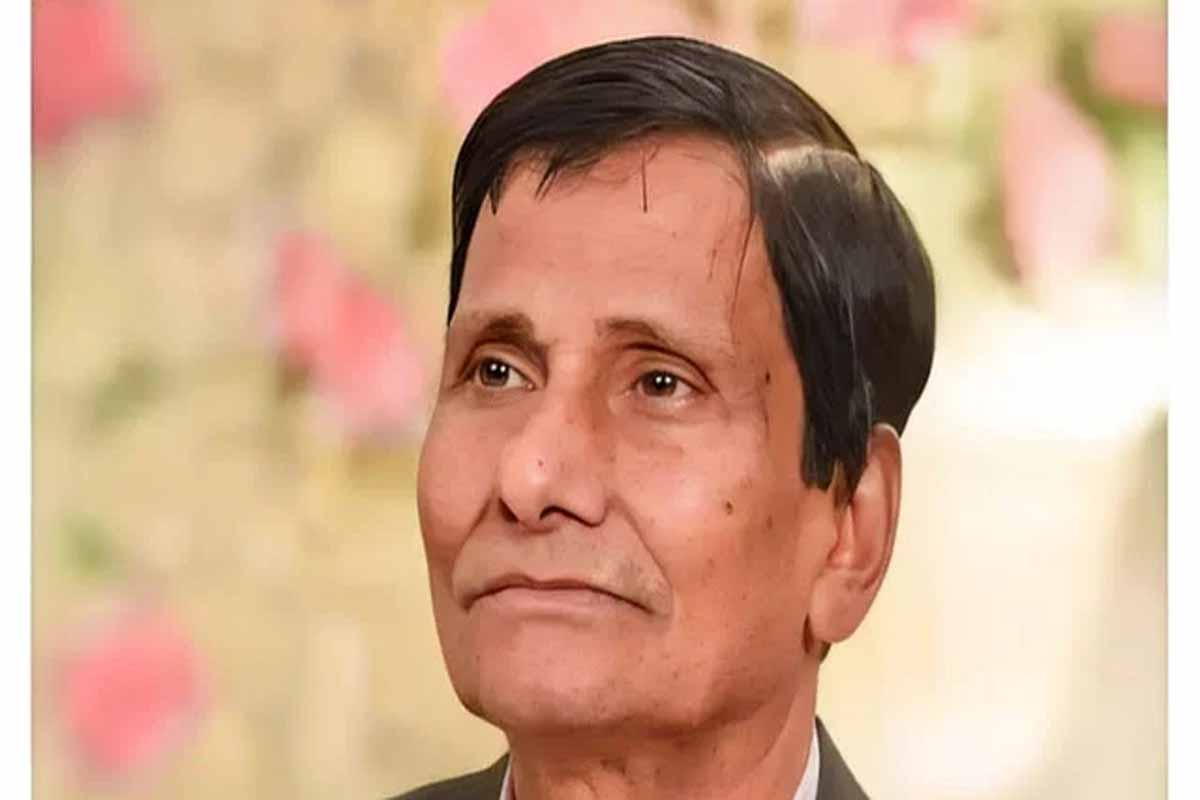 হঠাৎ কেন আলোচনায় ৯০ দশকের সেই ‘পপি গাইড’