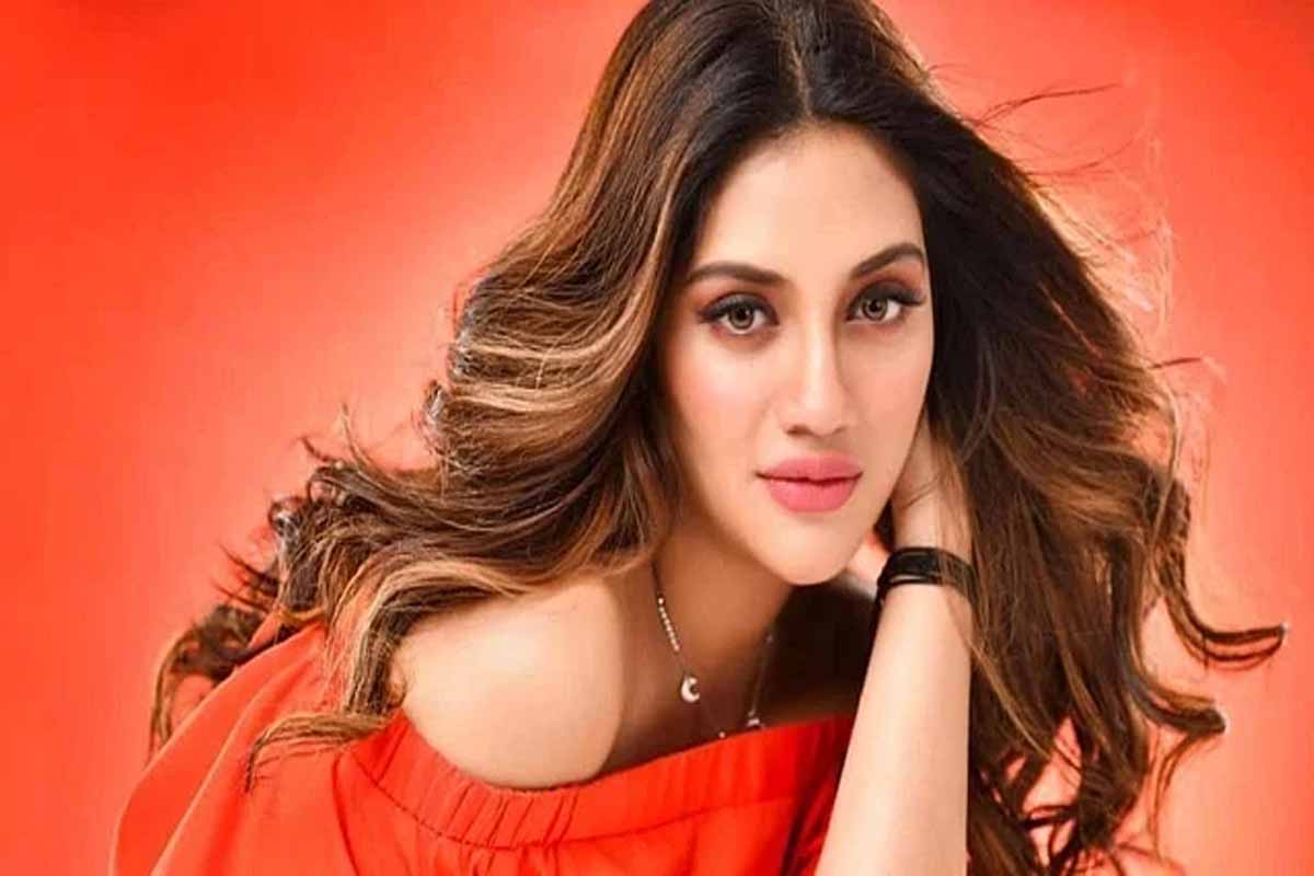 দুর্নীতি–কাণ্ডে আদালতে হাজির চিত্রনায়িকা নুসরাত