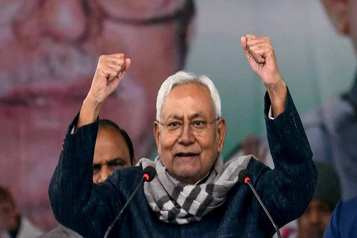 বিহারের মুখ্যমন্ত্রী নীতীশের ‘নীতি’ আবার প্রশ্নের মুখে