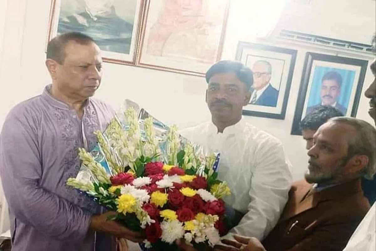 নৌকাকে হারিয়ে জয়ী বিএনপির বহিষ্কৃত একরামুজ্জামান