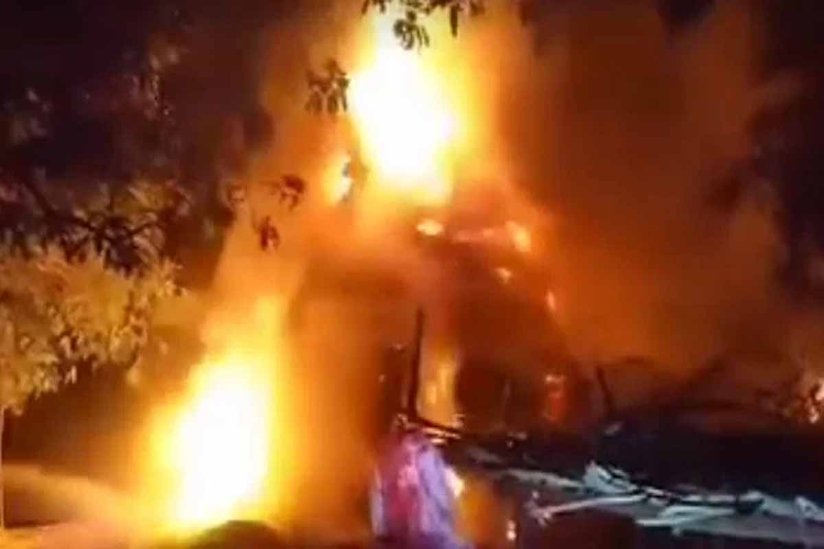 ২০১৪ সালের মতো এবারও ভোটের আগে দিনাজপুরে খড়ের গাদায় আগুন
