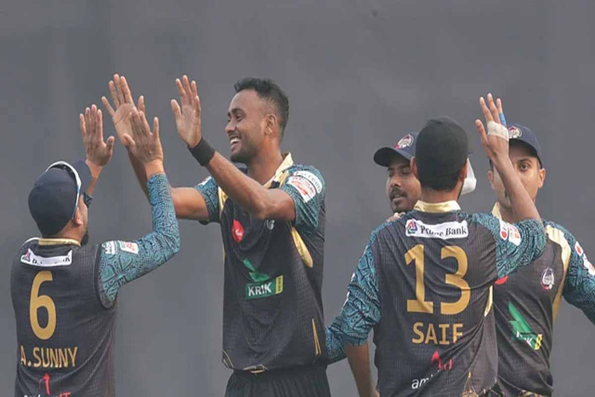 বিপিএলের প্রথম ম্যাচেই শরীফুলের হ্যাটট্রিক