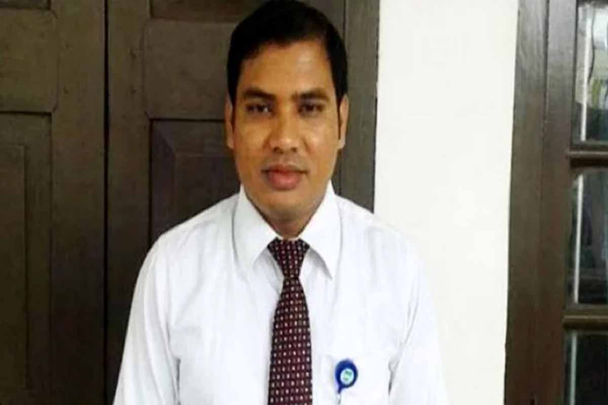 কলেজছাত্রীকে ধর্ষণ মামলা: সাবেক ইউএনওর বিরুদ্ধে ফের গ্রেপ্তারি পরোয়ানা
