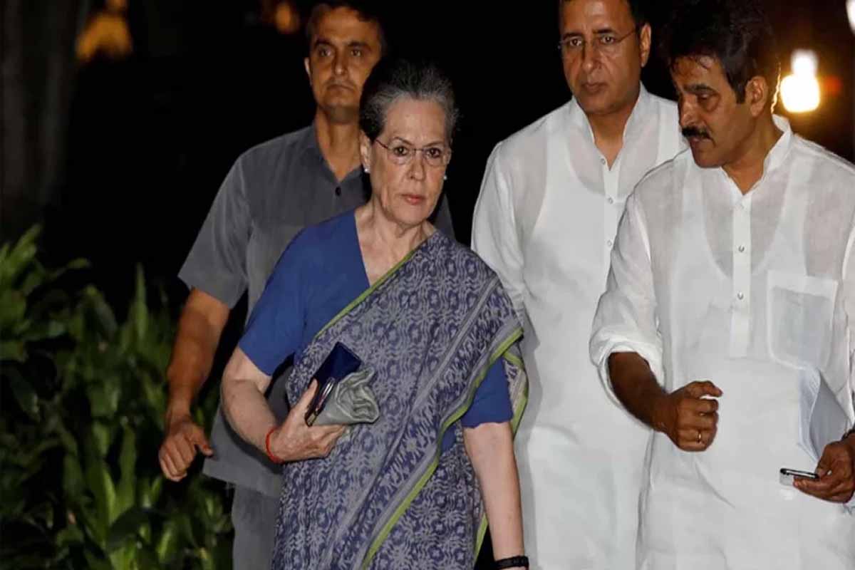 ভোট এড়ালেও রাজনীতিতে গুরুত্বপূর্ণ সোনিয়া গান্ধী