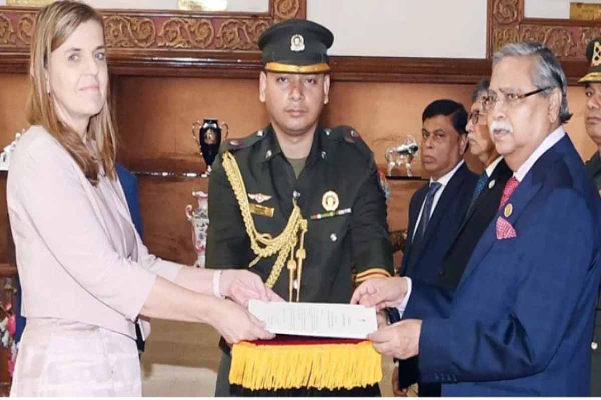 রাষ্ট্রপতির কাছে ৭ রাষ্ট্রদূতের পরিচয়পত্র পেশ