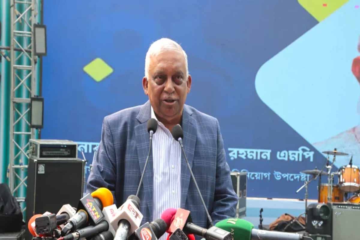 স্বরাষ্ট্রমন্ত্রী: মানুষ আগে পুলিশকে ভয় পেত, এখন আপনজন মনে করে