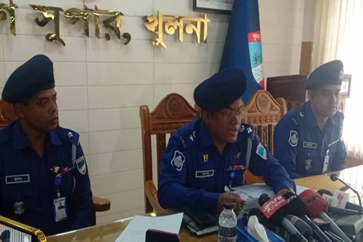 খুলনায় চোখে-মুখে আঠা লাগিয়ে ধর্ষণ, আরও তিন আসামি গ্রেপ্তার
