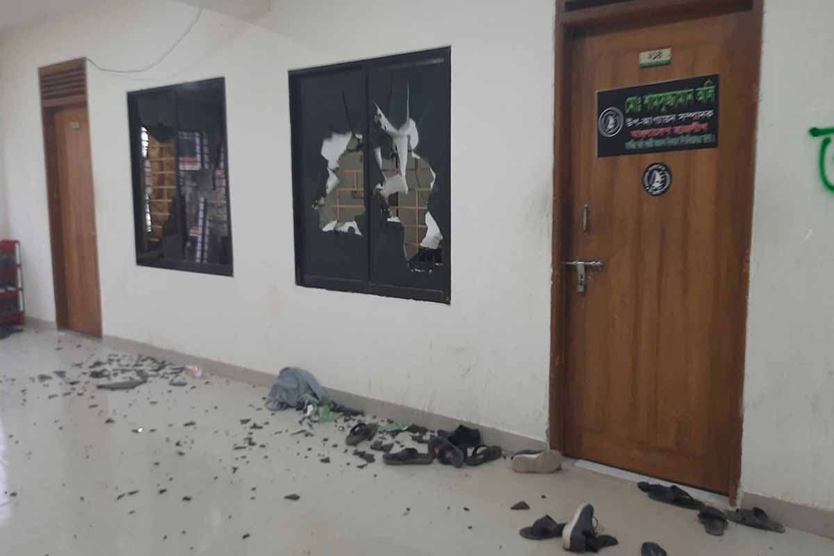 সংঘর্ষে জড়াল নজরুল বিশ্ববিদ্যালয় ছাত্রলীগের দুই গ্রুপ