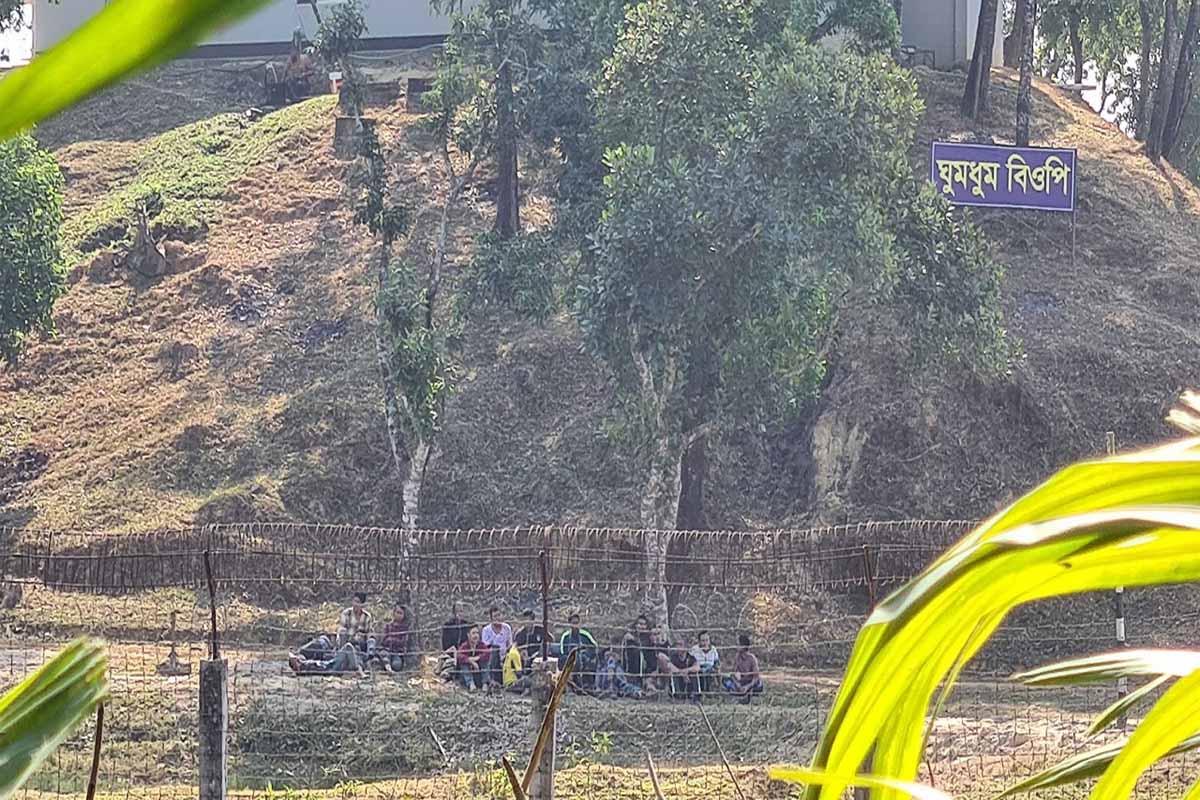 বাংলাদেশে আশ্রয় নিয়েছেন মিয়ানমারের আরও ১১ সীমান্তরক্ষী