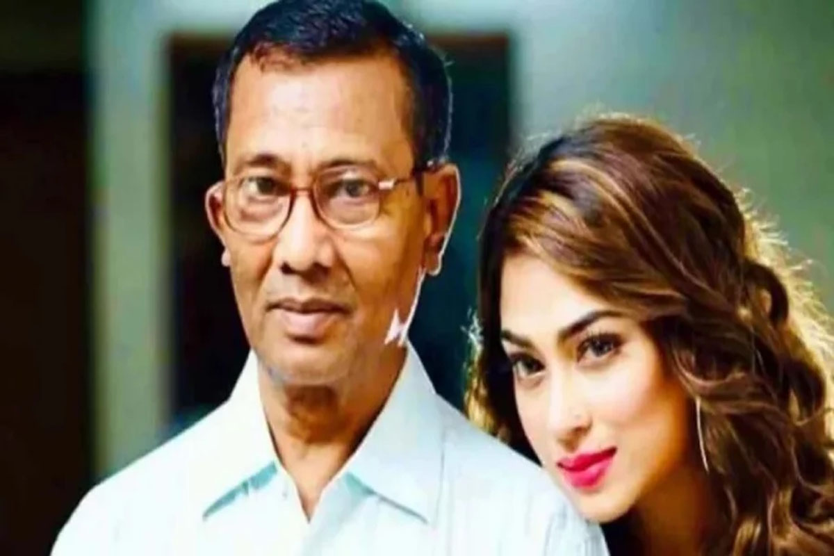 বাবা হারালেন নায়িকা পপি