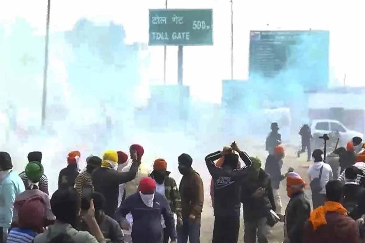 ১৪৪ ধারা উপেক্ষা করে দিল্লি অভিমুখে কৃষকরা, পুলিশের টিয়ারশেল