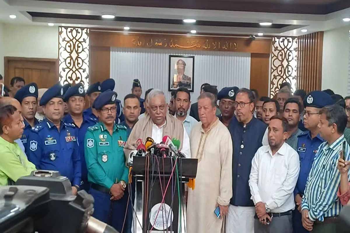মিয়ানমার থেকে অস্ত্র নিয়ে কেউ ঢুকতে পারবে না