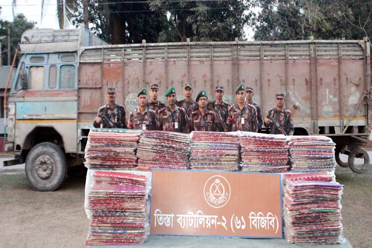 ভুটানের পাথরবোঝাই ট্রাকে ভারতীয় কাপড় জব্দ