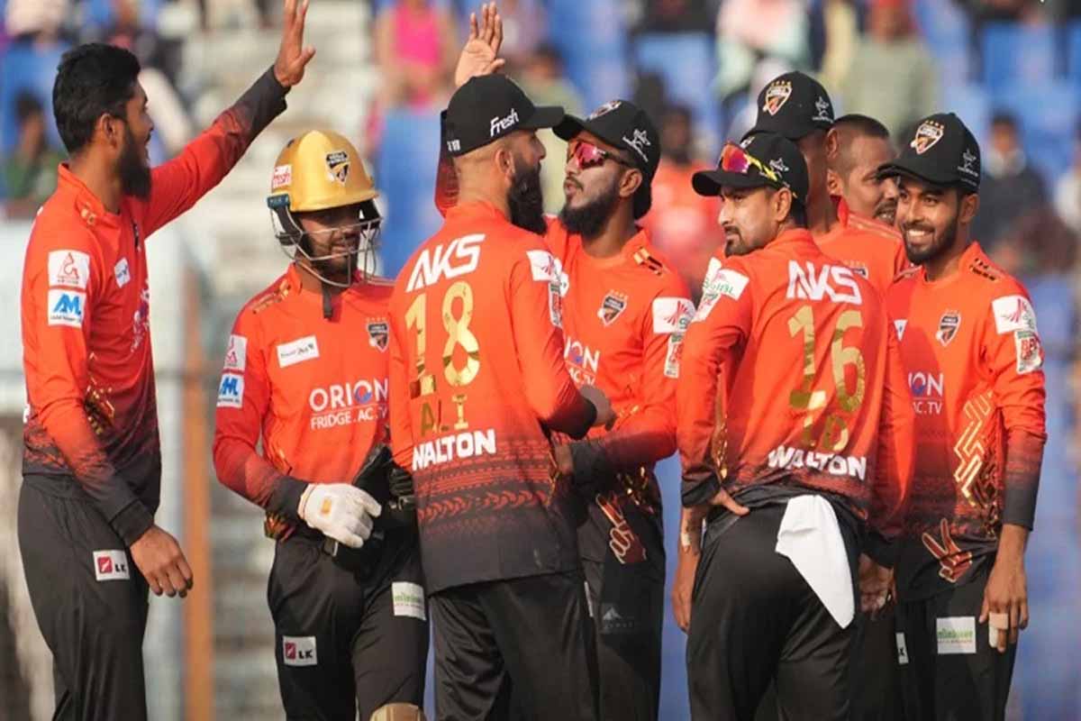 কুমিল্লার রানের পাহাড়ে চাপা পড়ল চট্টগ্রাম