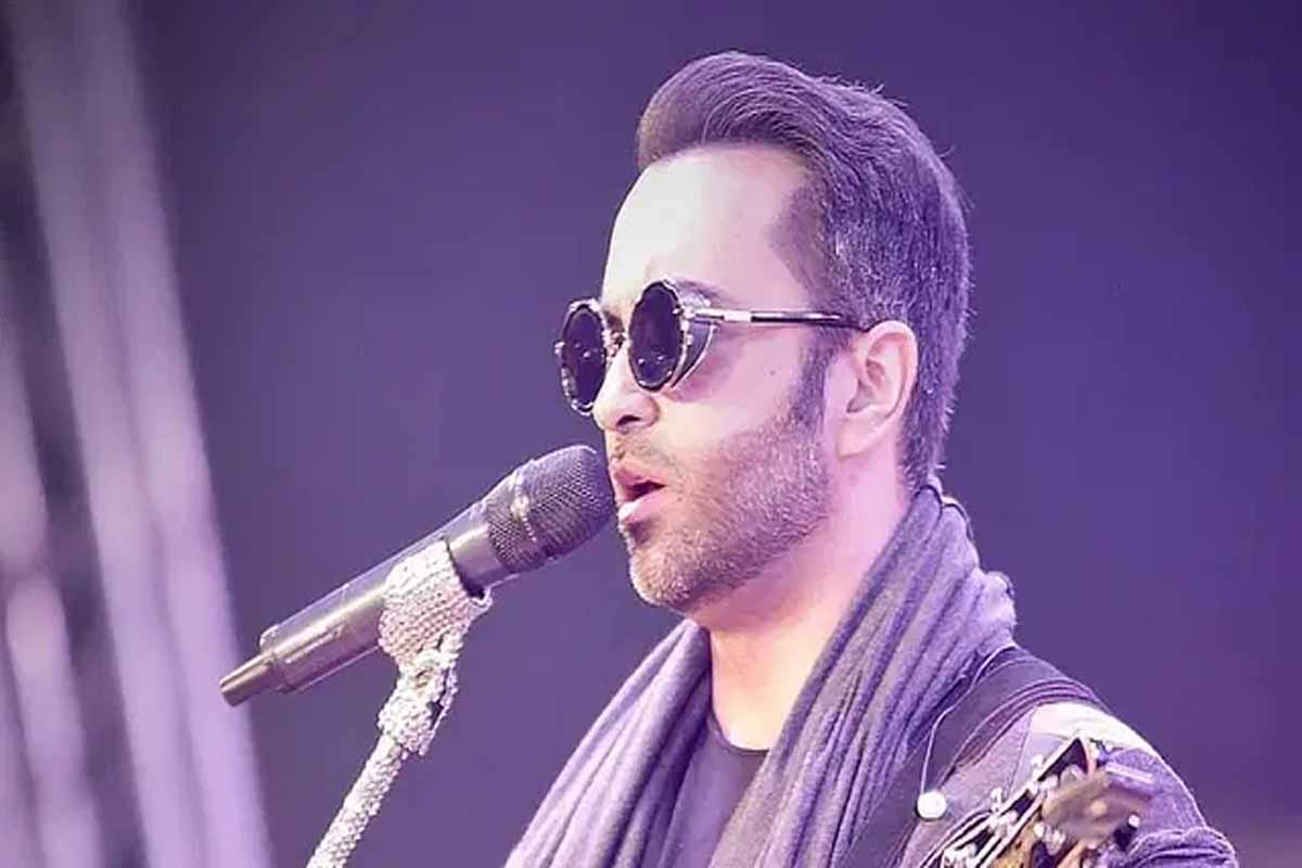 সাত বছর পর ফিরছেন পাকিস্তানি গায়ক আতিফ আসলাম