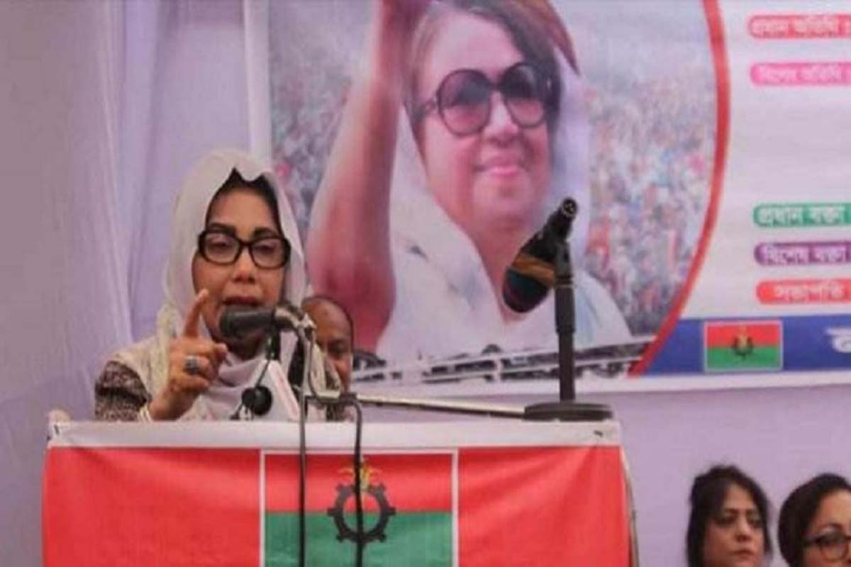 হাত ভেঙেছে আফরোজা আব্বাসের