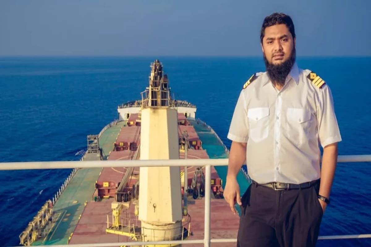 জাহাজ থেকে লুকিয়ে মায়ের সঙ্গে ফোনালাপ, ক্ষমা চান তৌফিকুল