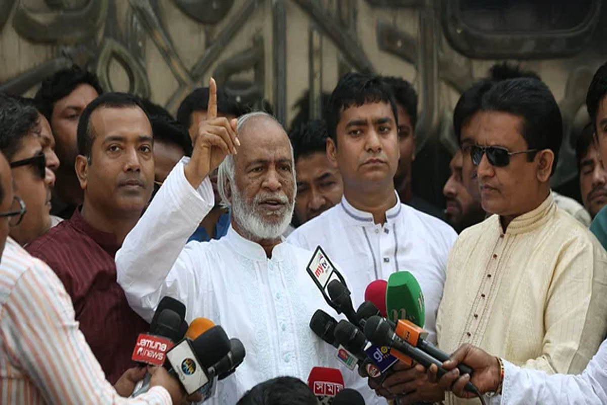 সরকার অলিগার্কির মাধ্যমে দেশের সম্পদ কুক্ষিগত করছে: মঈন খান
