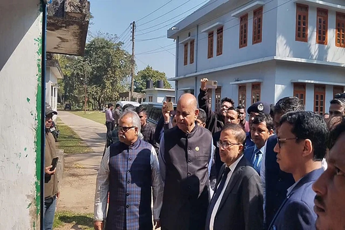 কর্মস্থলে না থাকায় পরিবার পরিকল্পনা কর্মকর্তাকে সাময়িক বরখাস্ত করলেন স্বাস্থ্যমন্ত্রী