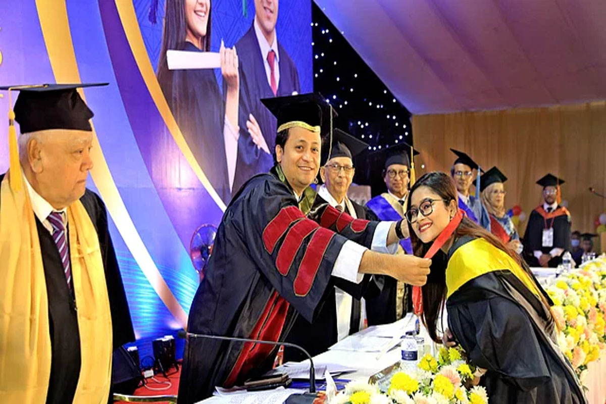 ইস্ট ওয়েস্ট ইউনিভার্সিটির ২৩তম সমাবর্তন অনুষ্ঠিত