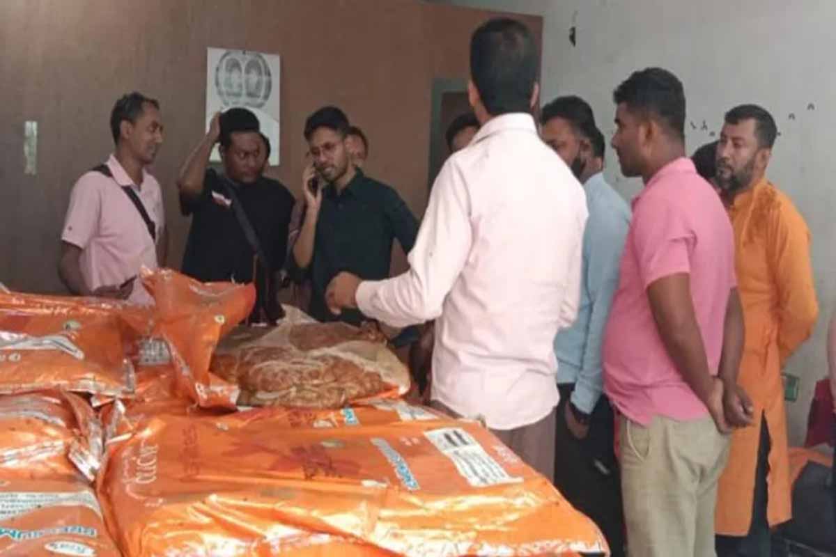 মাগুরায় মেয়াদোত্তীর্ণ ১২০ বস্তা খেজুর জব্দ