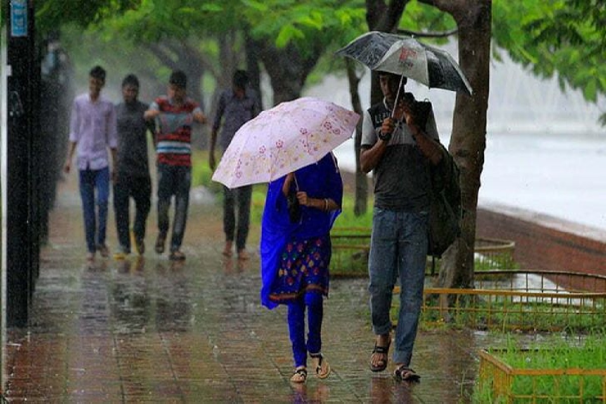 নদীবন্দরে ২ নম্বর হুঁশিয়ারি সংকেত, যে বার্তা দিল আবহাওয়া অফিস