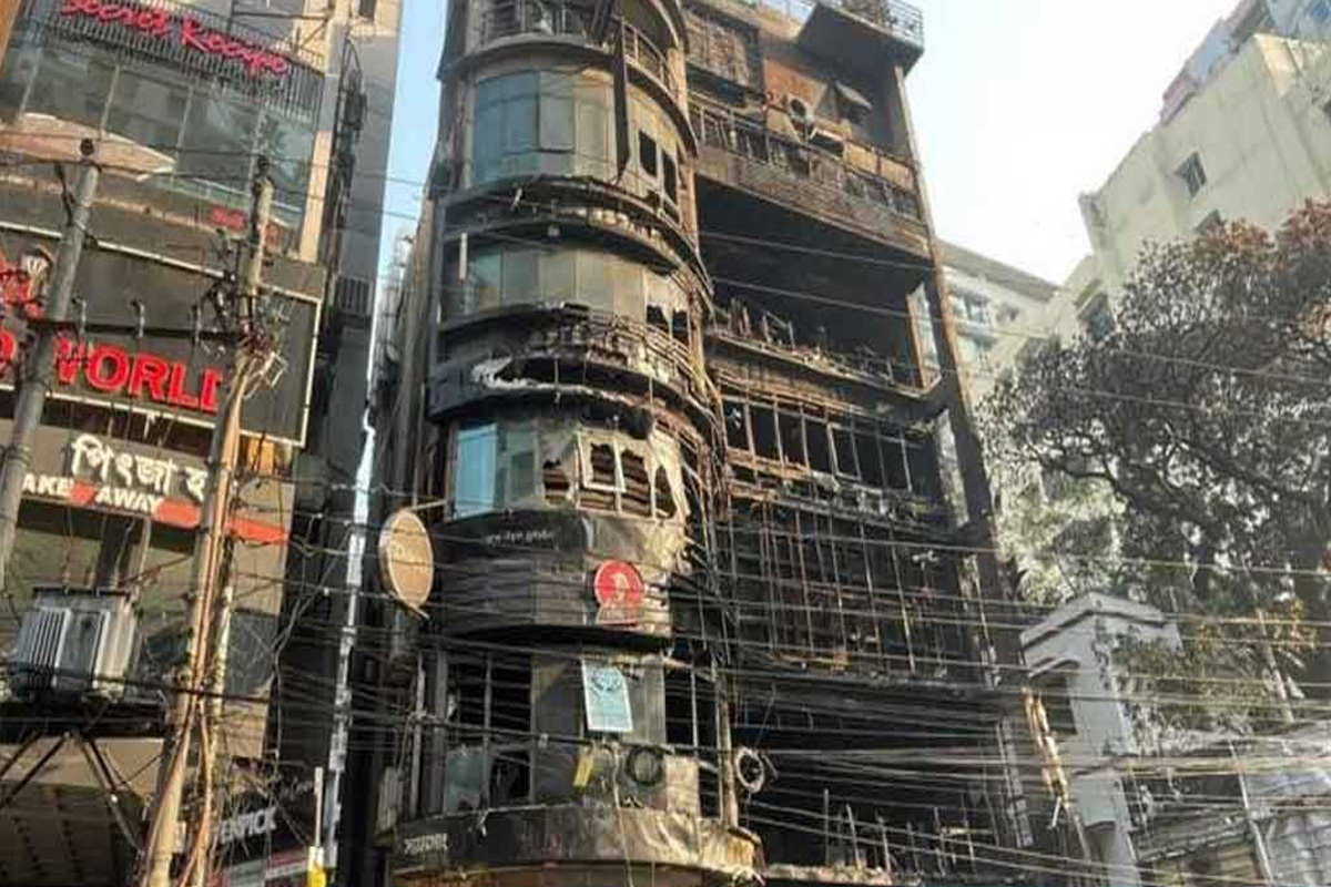 শর্টসার্কিটের আগুন ছড়ায় জমে থাকা গ্যাসে