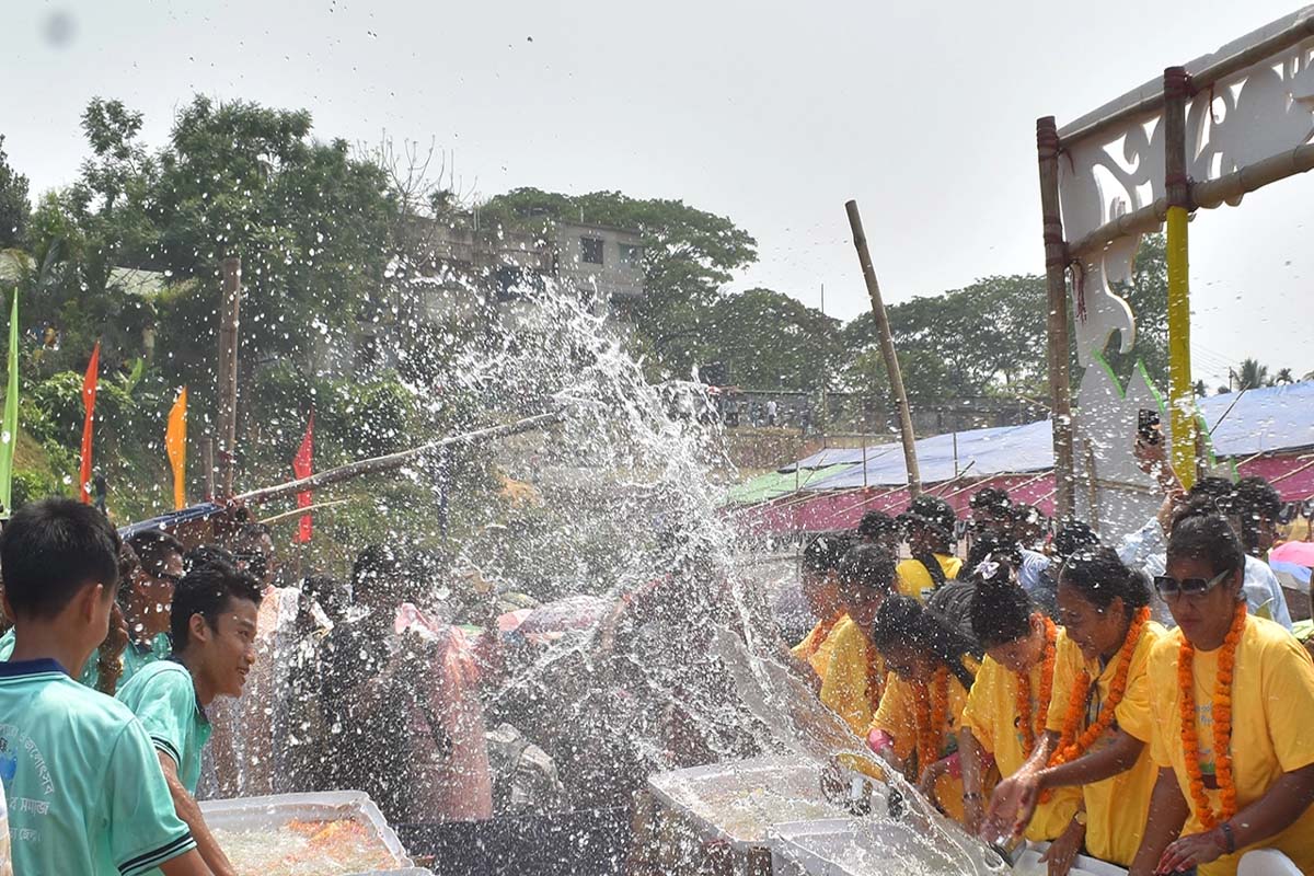 রাঙামাটিতে জলকেলিতে বর্ণিল মারমাদের সাংগ্রাই