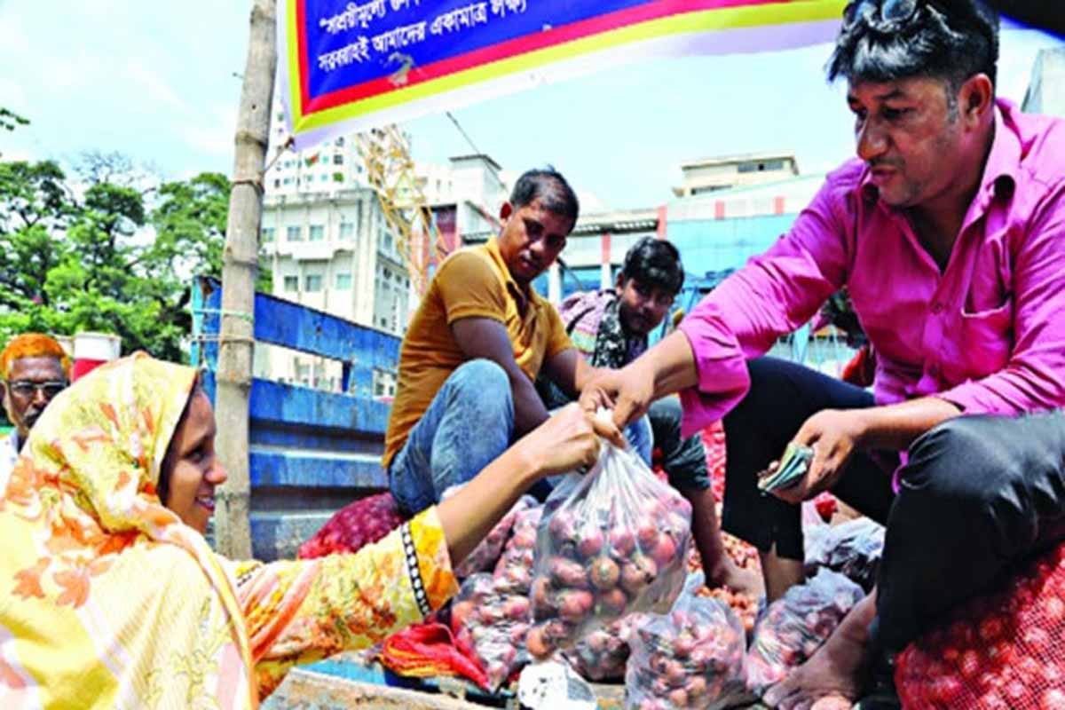 ৪০ টাকা দরে পেঁয়াজ বেচবে টিসিবি