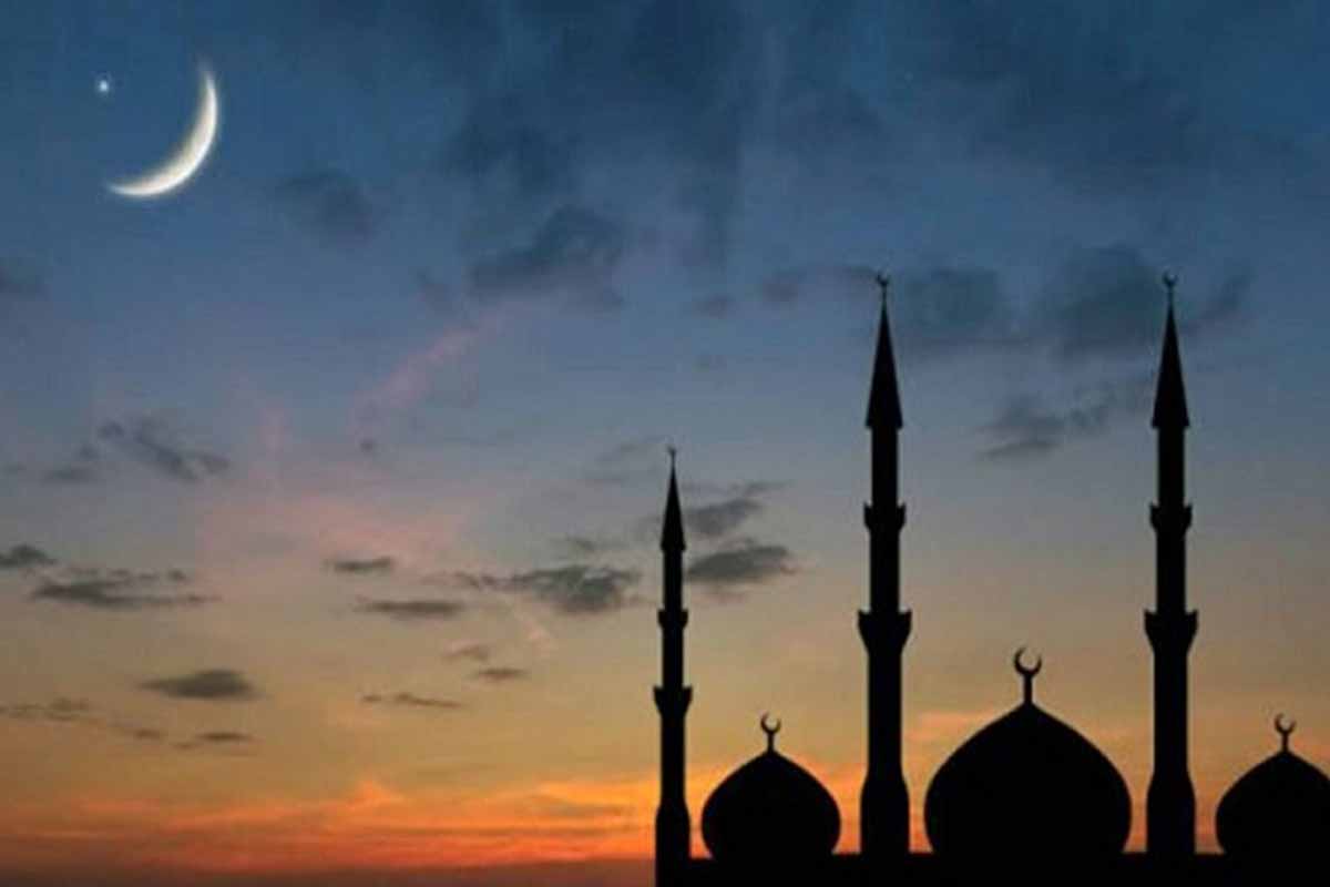 দেশের আকাশে চাঁদ দেখা গেছে