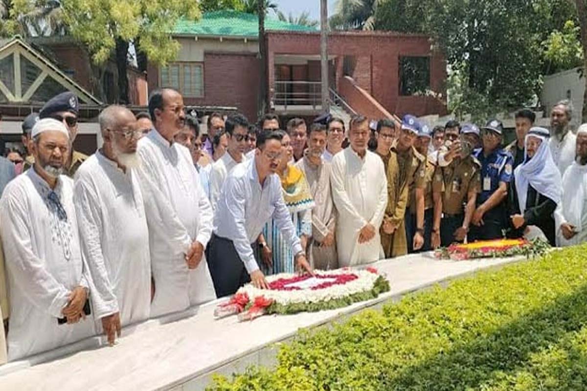 বঙ্গবন্ধুর সমাধিতে রেলওয়ের নবনিযুক্ত মহাপরিচালকের শ্রদ্ধা