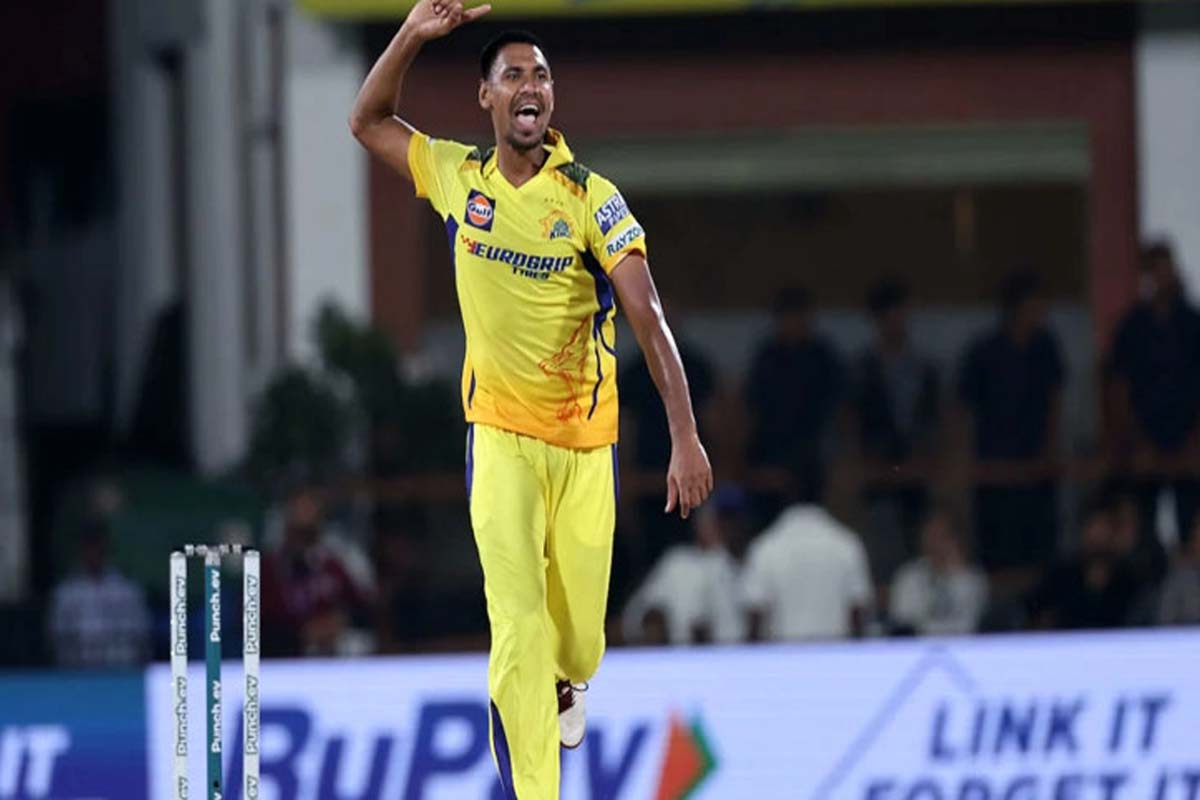 আগের ম্যাচে খরুচে বোলিংয়ের পরও একাদশে মোস্তাফিজ