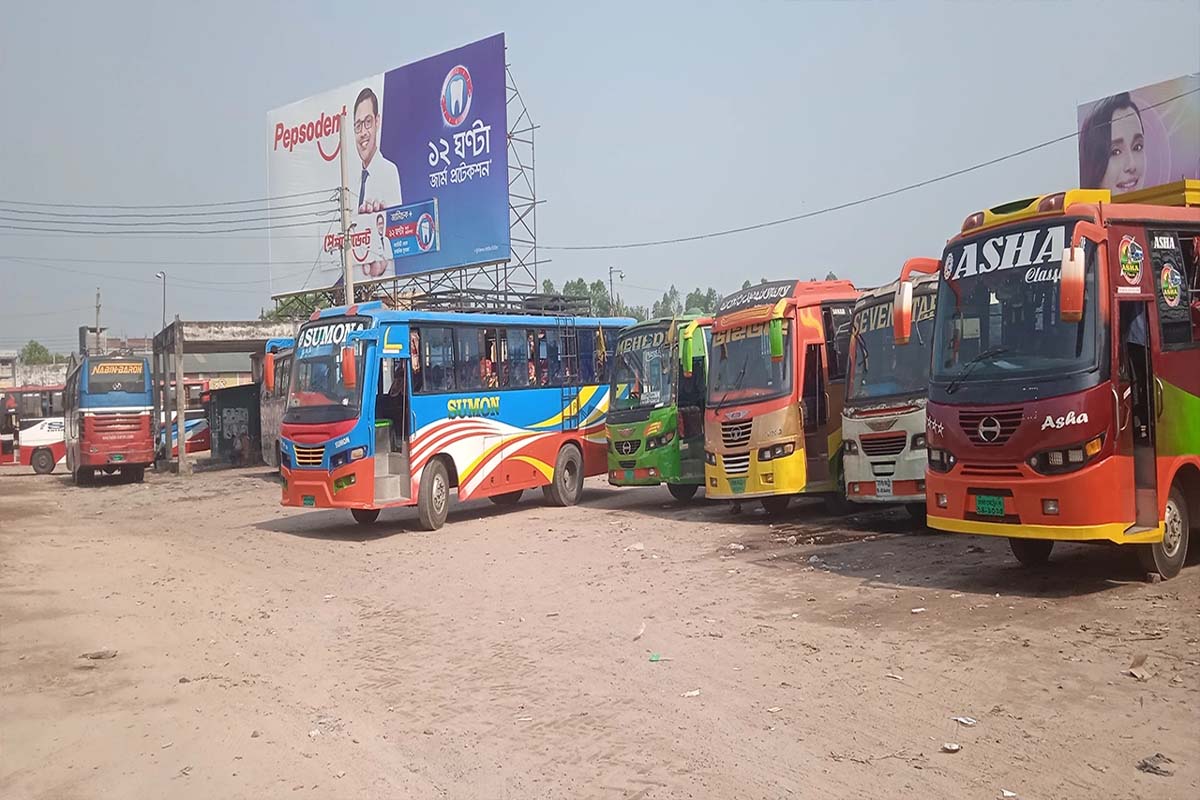 চার জেলার সঙ্গে রংপুরের বাস চলাচল বন্ধ