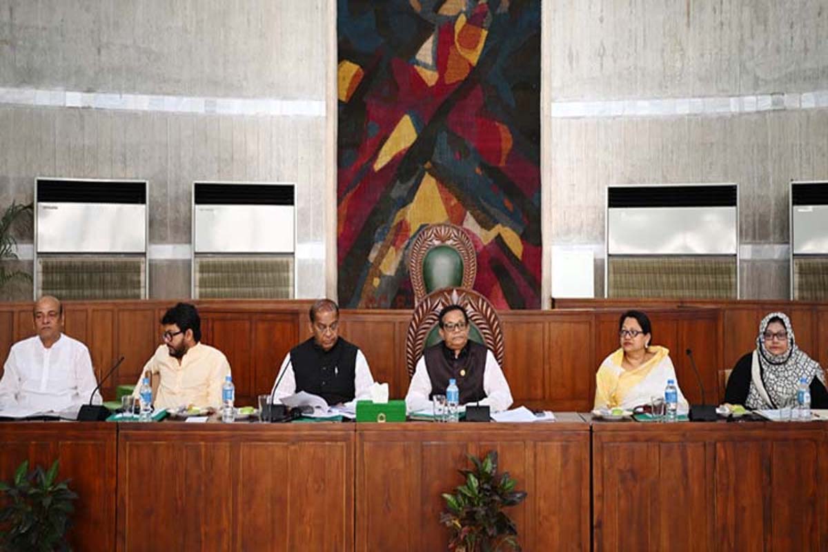 প্রচণ্ড গরমে নিয়মিত রাস্তায় পানি ছিটানোর সুপারিশ