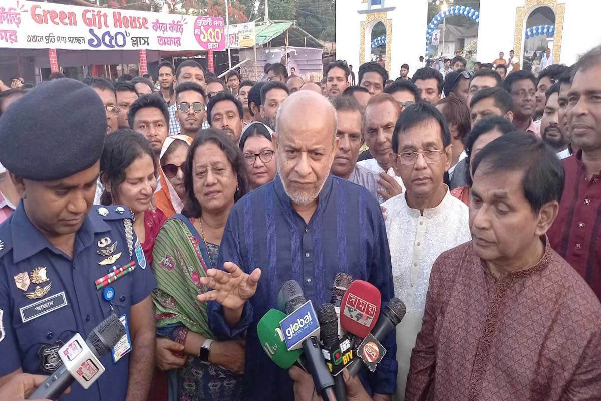 ট্রেনের ভাড়া বাড়ানো হয়নি : রেলমন্ত্রী