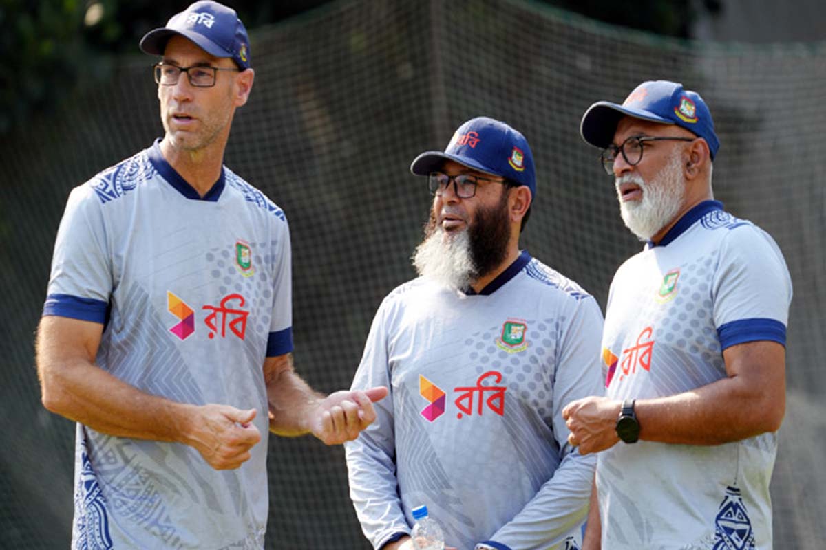 চট্টগ্রামে ‘ক্লোজ ডোরে’ ক্যাম্প