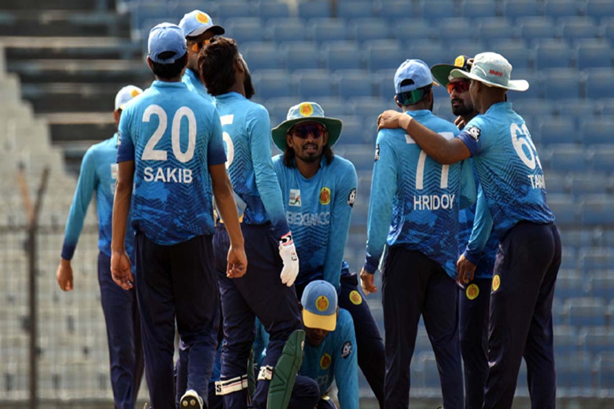 শিরোপা উদযাপন ‘তুলে রাখলো’ আবাহনী