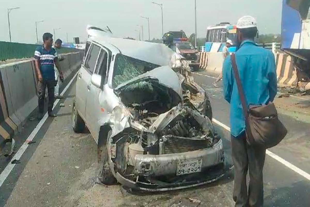 বঙ্গবন্ধু এক্সপ্রেসওয়েতে বাসে প্রাইভেটকারের ধাক্কা, আহত ২