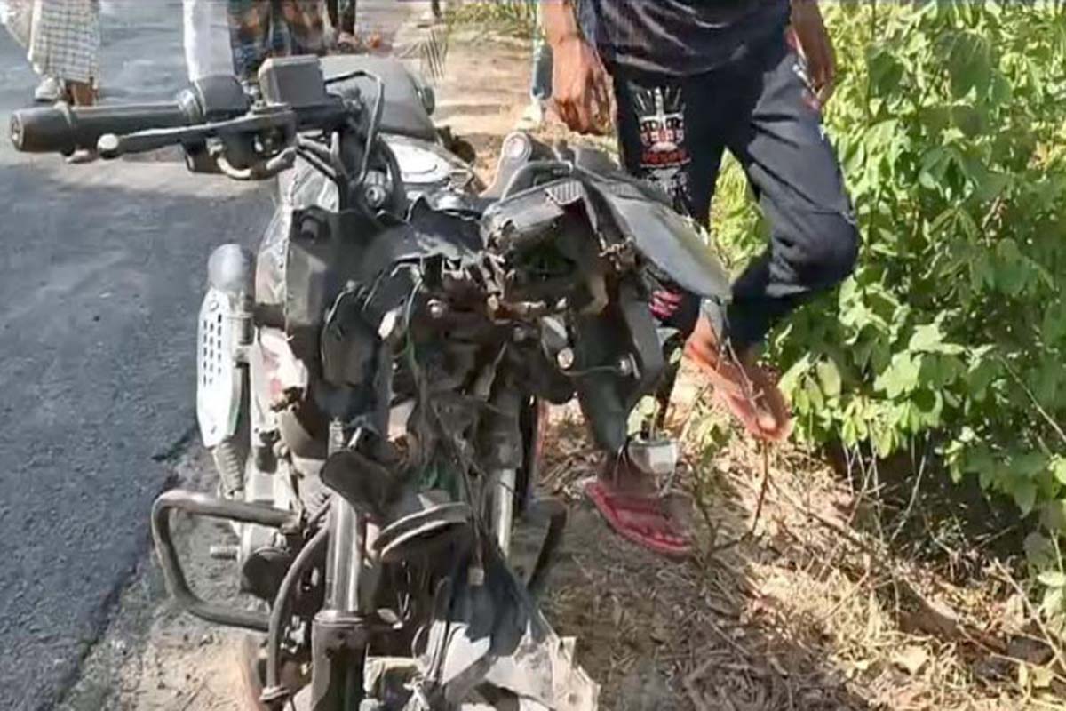 গরুর গাড়ির সঙ্গে মোটরসাইকেলের সংঘর্ষ, নিহত ২