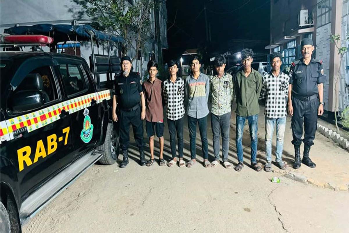 ডাকাতির প্রস্তুতিকালে কিশোর গ্যাংয়ের ৬ সদস্য গ্রেপ্তার